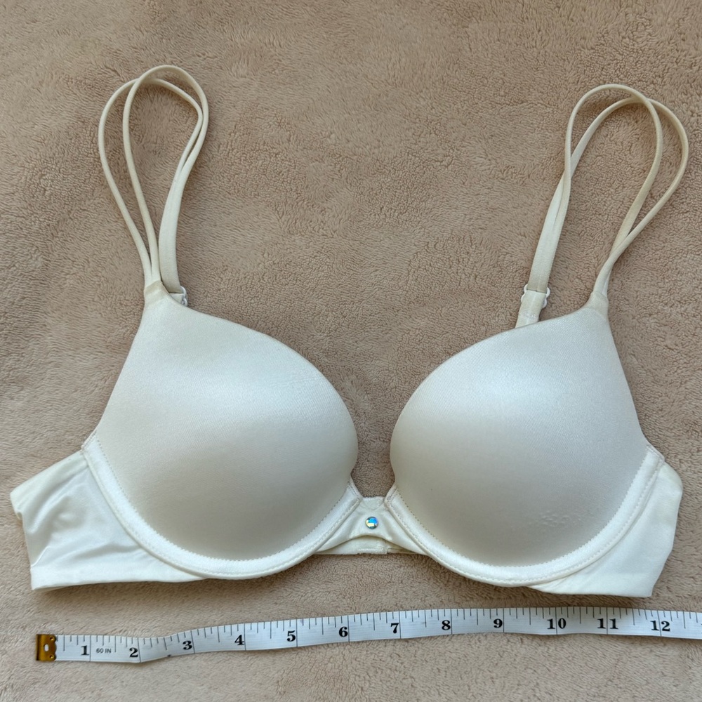 Victorias Secret “Very Sexy” push-up bra